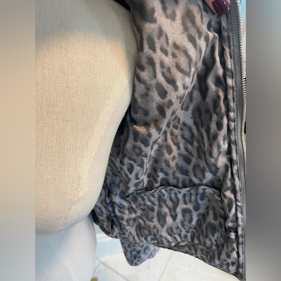 Generation Love New York Women’s Small Gray Brown Zip Up Leopard Print Jacket - Picture 4 of 8